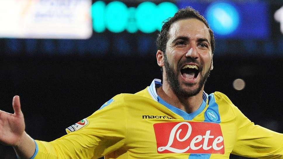 Higuain fa volare il Napoli: Torino steso allo scadere