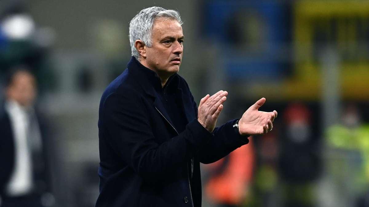 Carles Perez e Smalling salvano Mourinho: la Roma rimonta la Salernitana nel finale, 2-1 all'Olimpico 