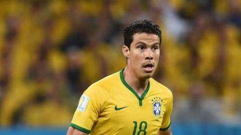 Hernanes, solidarietà vincente: a lui l'Oscar del sociale