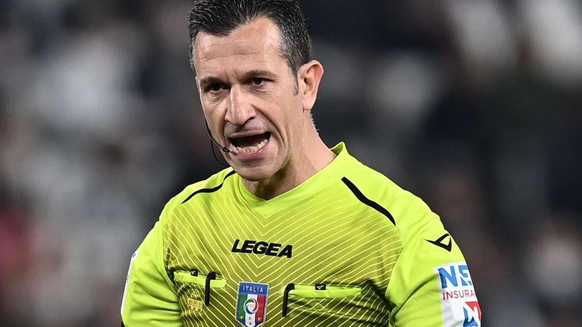 Arbitri, nuove indicazioni. Doveri: "Fuorigioco, falli di mano e proteste: fischieremo così"