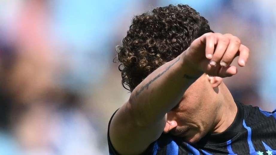Sky - Esposito vicinissimo al Cagliari: l'attaccante non ha preso parte all'amichevole e si è allenato a parte