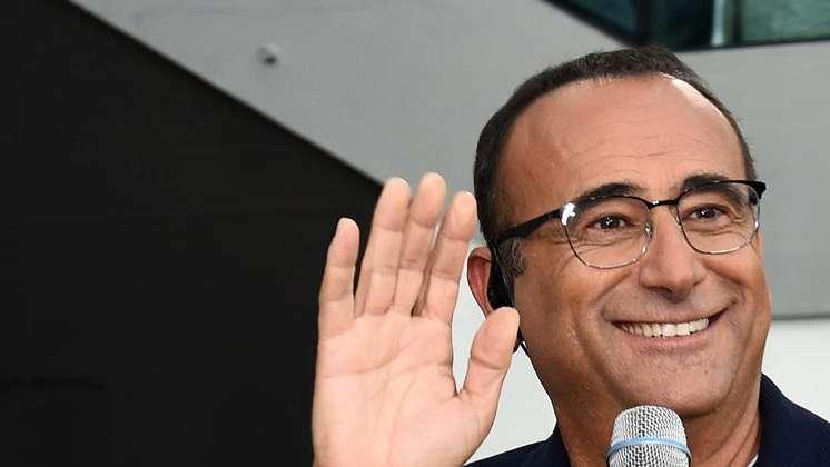 Le polemiche di Inter-Fiorentina arrivano anche a Sanremo, il tifoso viola Carlo Conti: "La palla era uscita"