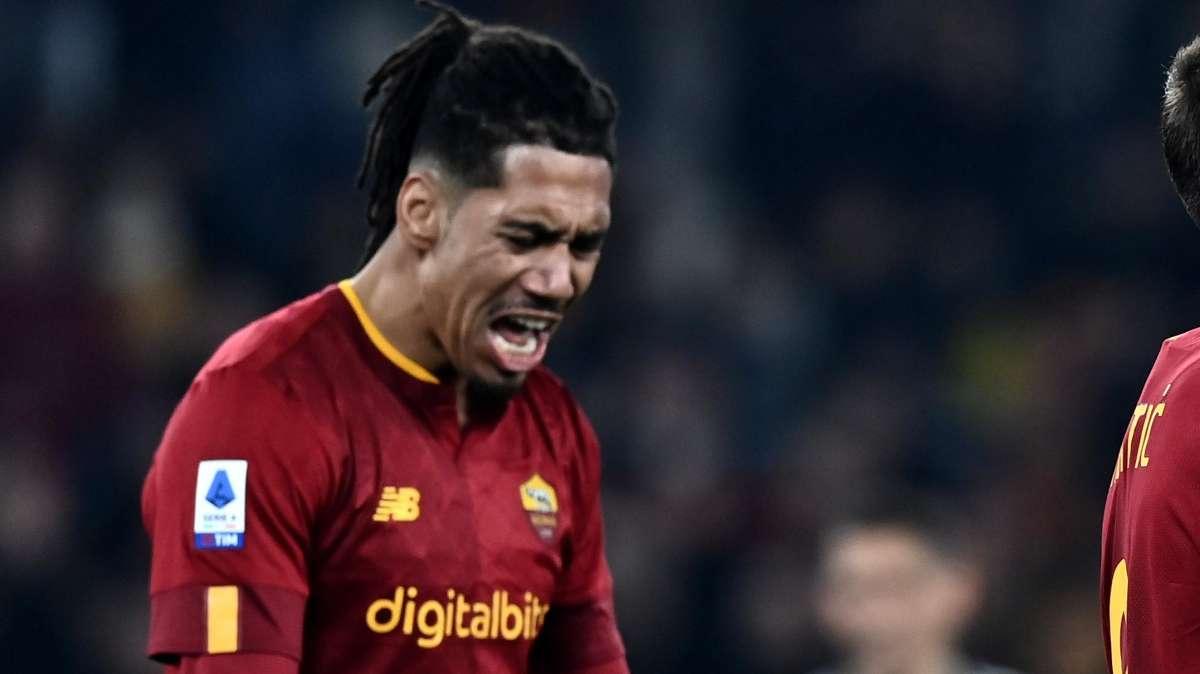 CdS - Mourinho resta e Smalling si convince a rinnovare: firma vicina