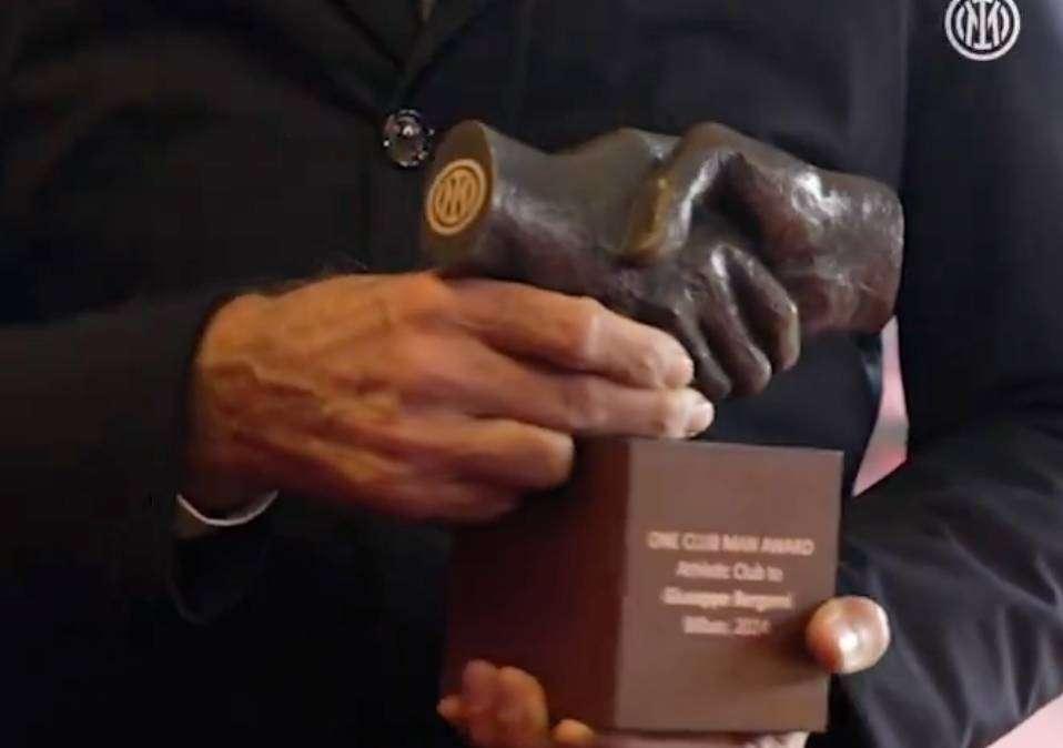 One Club Man Award, pasillo de honor per Bergomi: "Un orgoglio"