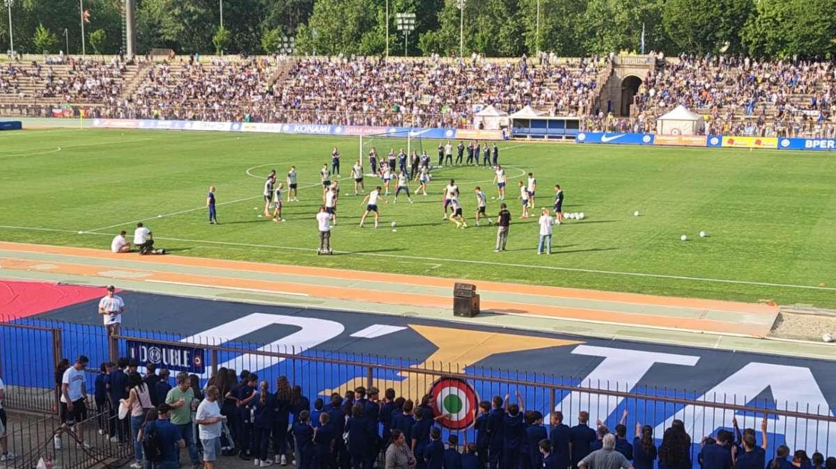 Inter, allenamento senza quattro giocatori 'Mondiali'. Lautaro c'è e va in gol 
