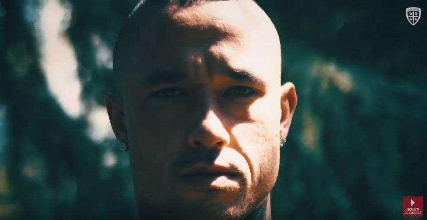 VIDEO - Nainggolan: "Il mio cuore appartiene al Cagliari, sono tornato a casa"