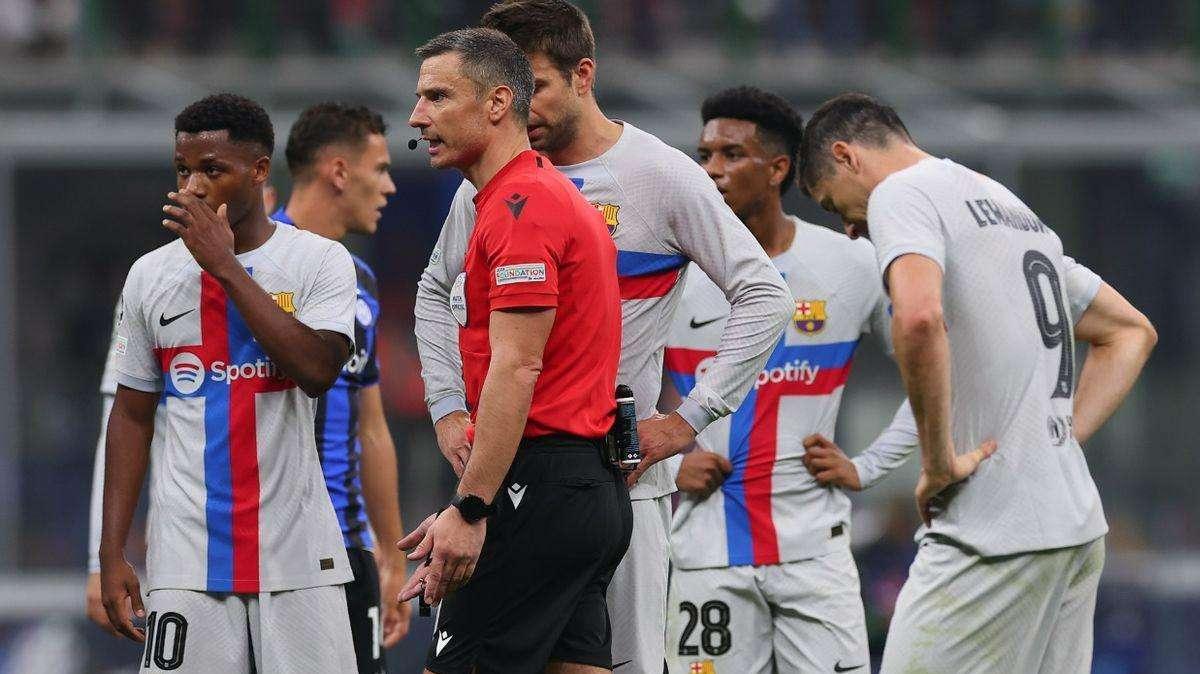 Sport - Furia Barcellona nello spogliatoio di San Siro: "Fot...o arbitro"