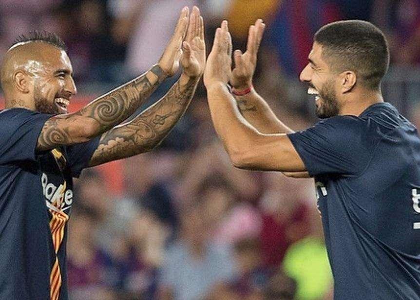 Vidal scrive a Suarez: "Mi mancherai tantissimo, spero di rivederti presto per abbracciarti"