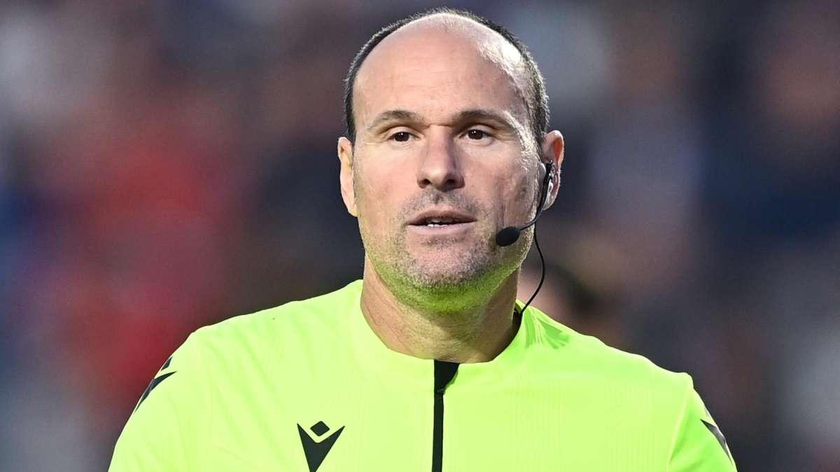 La FIFA manda a casa Lahoz: Mondiale finito dopo il discusso arbitraggio di Olanda-Argentina