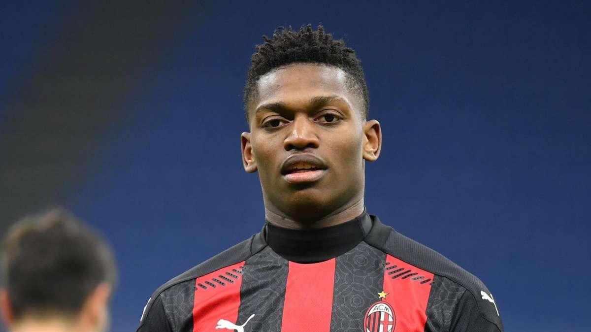 Milan, Rafael Leao: "Vogliamo onorare la maglia. Gli ultimi risultati non ci rendono meno forti"