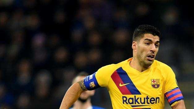 Luis Suarez 'pazzo' di Matias Vecino: il Pistolero lascia San Siro con la maglia del centrocampista dell'Inter 