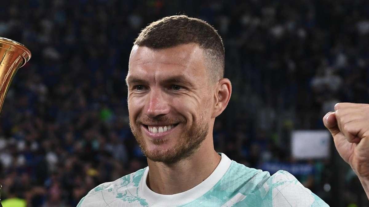 Dzeko fa quota 100 con l'Inter, il bel messaggio della WSA: "Complimenti, campione"