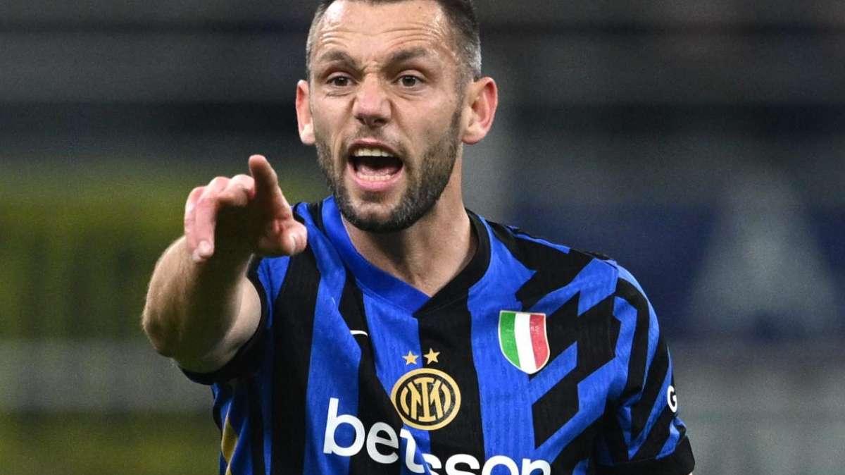 Sky - Controlli per Stefan de Vrij: confermata l'infiammazione al ginocchio. Obiettivo Bergamo per lui