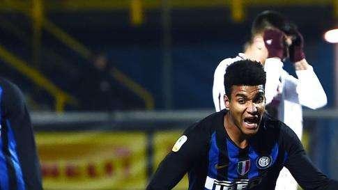 FcIN - Monaco prima, Newcastle poi: arrivano al Genoa richieste per Salcedo. Ma l'Inter ha altre idee