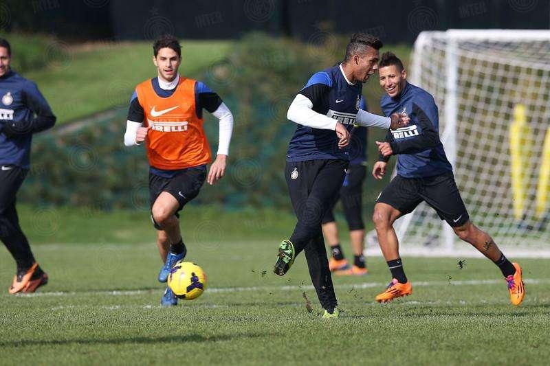 FOTO - Juan, passaggio no look. E Taider se la ride
