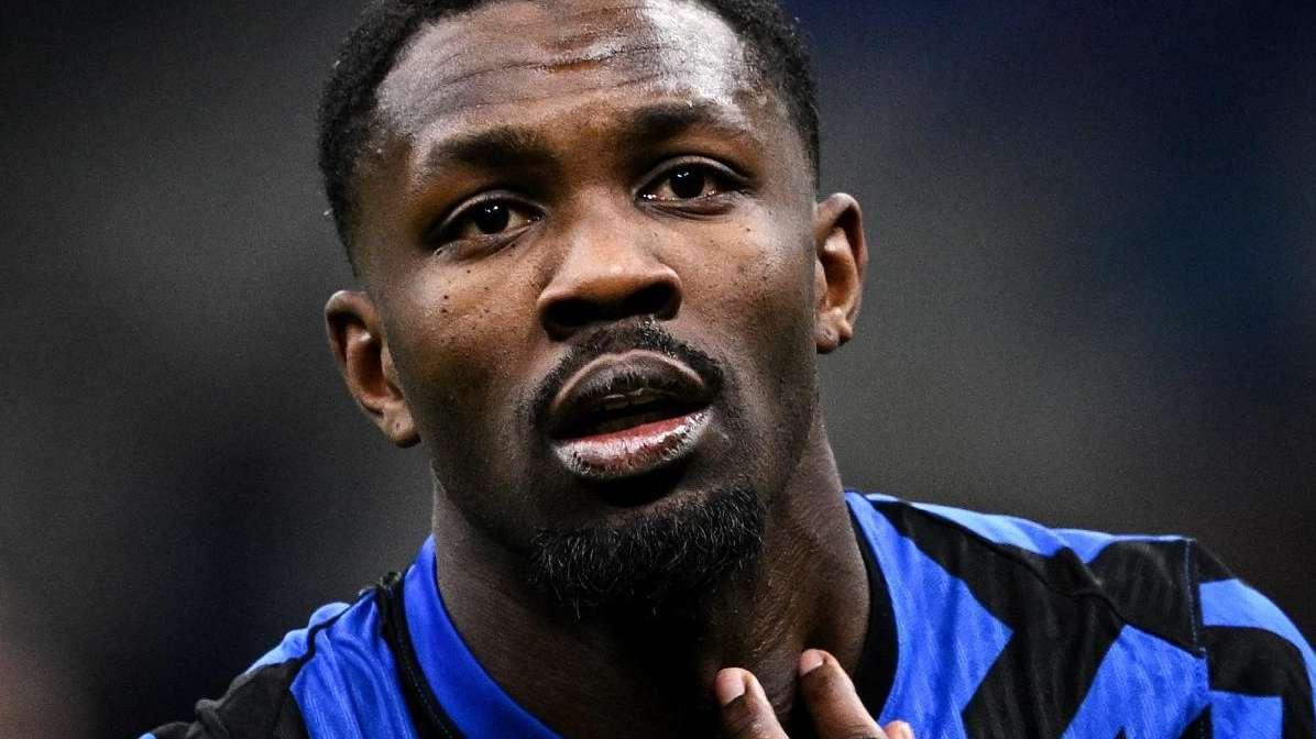 VIDEO - Marcus Thuram a segno davanti al fratello Khephren a San Siro. E a fine partita gli lancia un messaggio