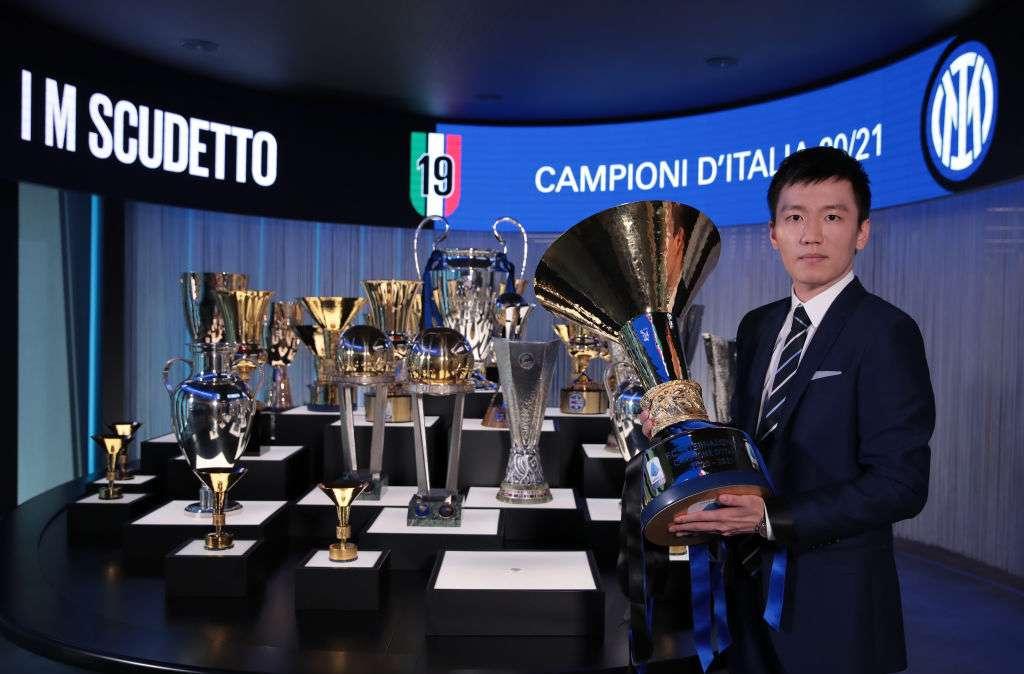 Inter, il piano Zhang: Hakimi via subito, poi taglio agli ingaggi top. Da Perisic a Sanchez e Vidal: ecco le mosse