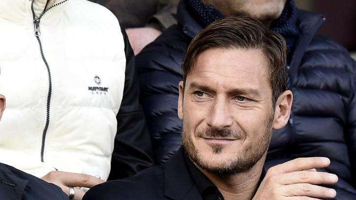 Totti confessa: "Avrei voluto giocare con Ronaldo: con me avrebbe fatto molti più gol"