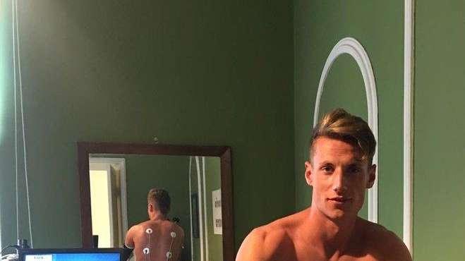Il Genoa abbraccia Pinamonti: "Primo giorno a Genova"