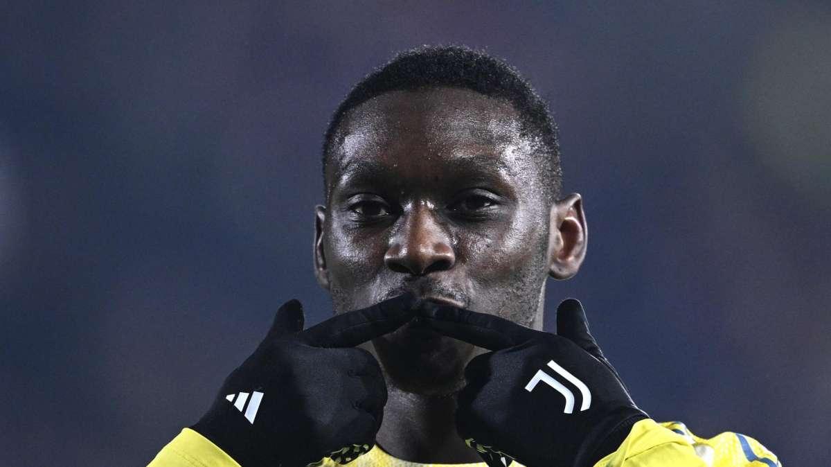 Kolo Muani ancora decisivo: un'altra doppietta e la Juventus espugna Como per la seconda vittoria di fila