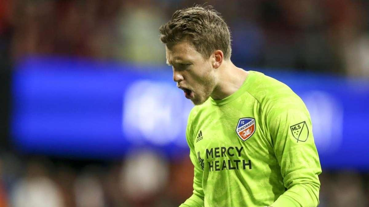 L'Ajax cambia idea per il vice-Onana: niente Ruiter, arriva il 35enne polacco Tyton
