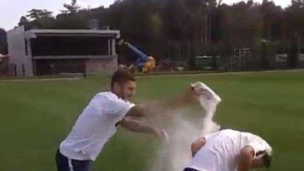 Yuto,  festa ad Appiano. Uova e farina da Juan e Icardi. Mentre Guarin...