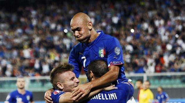 Italia, altri tre punti: 2-1 all'Azerbaigian, doppietta e autogol per Chiellini. Ranocchia in campo 90 minuti