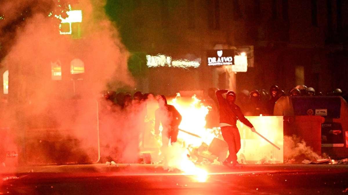 Derby in arrivo, scontri nella notte tra gli ultras di Torino e Juventus: un arresto e una decina di identificati 