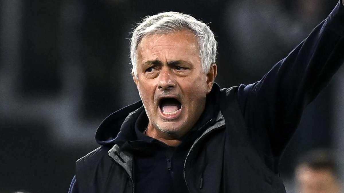 Mourinho: "Non possiamo competere con Inter e Juve". Poi esprime parole durissime su Marcenaro
