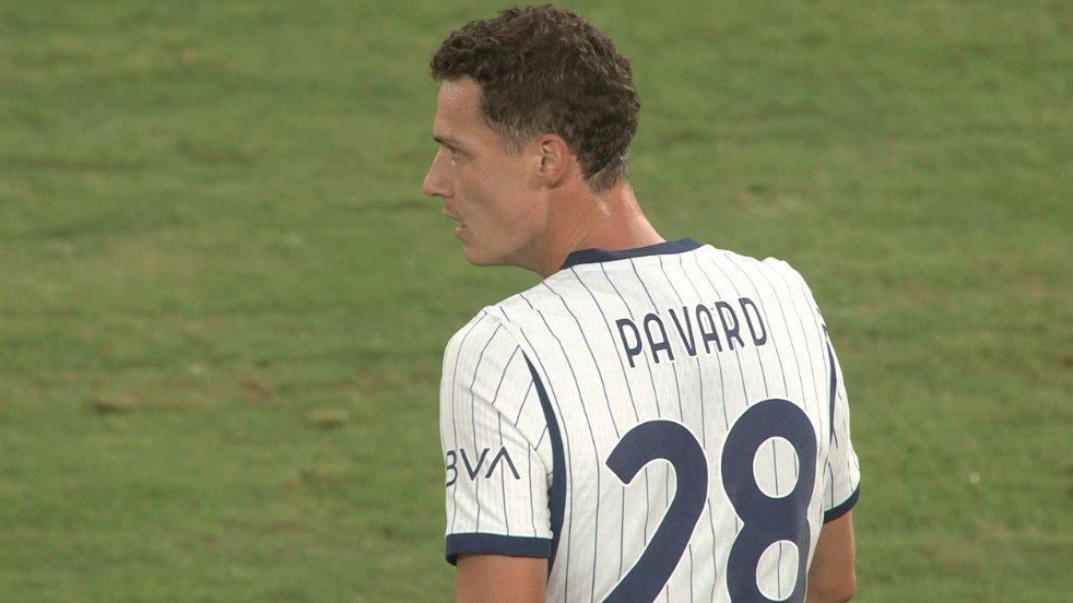 Pavard sui social: "Sempre un onore indossare questa maglia"