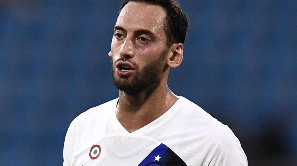 FcIN - Calhanoglu, non sembra nulla di grave: forfait precauzionale, fastidio a fine allenamento