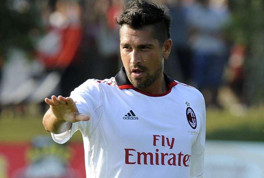 Anche Borriello lancia la tripla-sfida all'Inter