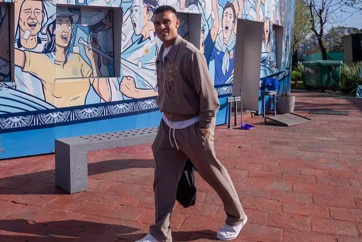 In tempi di Fashion Week, anche Lautaro dice la sua