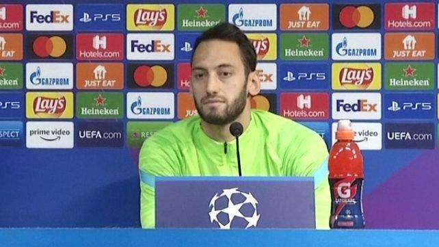 Calhanoglu già proiettato a Inter-Napoli: "Vogliamo vincere. Il gol? Mi auguro di farlo anche in campionato"