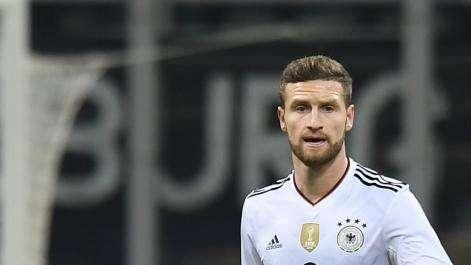 From UK - L'Arsenal era disponibile a cedere Mustafi all'Inter. Ma l'assenza di un sostituto ha bloccato tutto