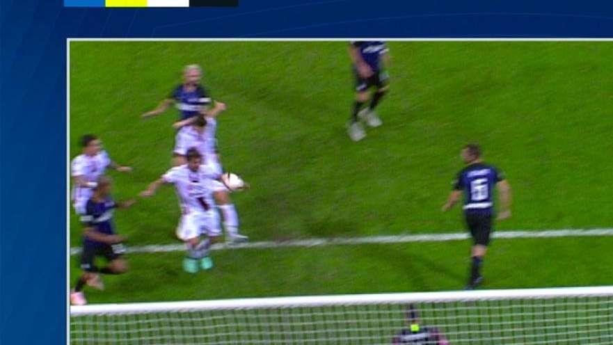 Inter-Cagliari - Dessena segna di mano, Chiffi al Var 'salva' Massa