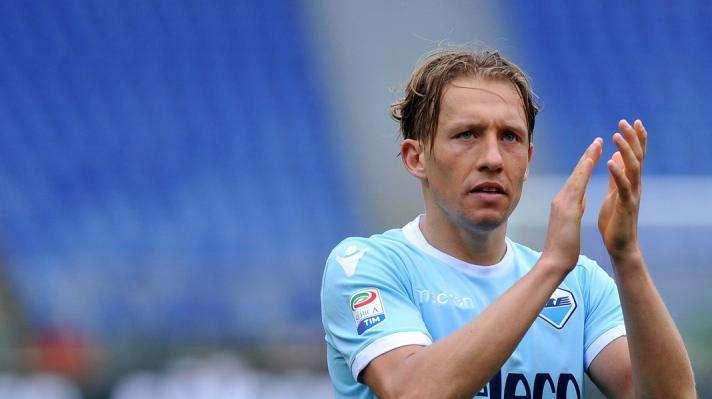 Lazio, Lucas Leiva assicura: "La sconfitta dell'Inter non ci cambia nulla. La qualificazione è nelle nostre mani"