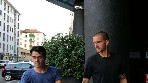 Vecino-Bonucci, aperitivo al sapore di derby: spritz in centro a Milano con l'agente Alessandro Lucci