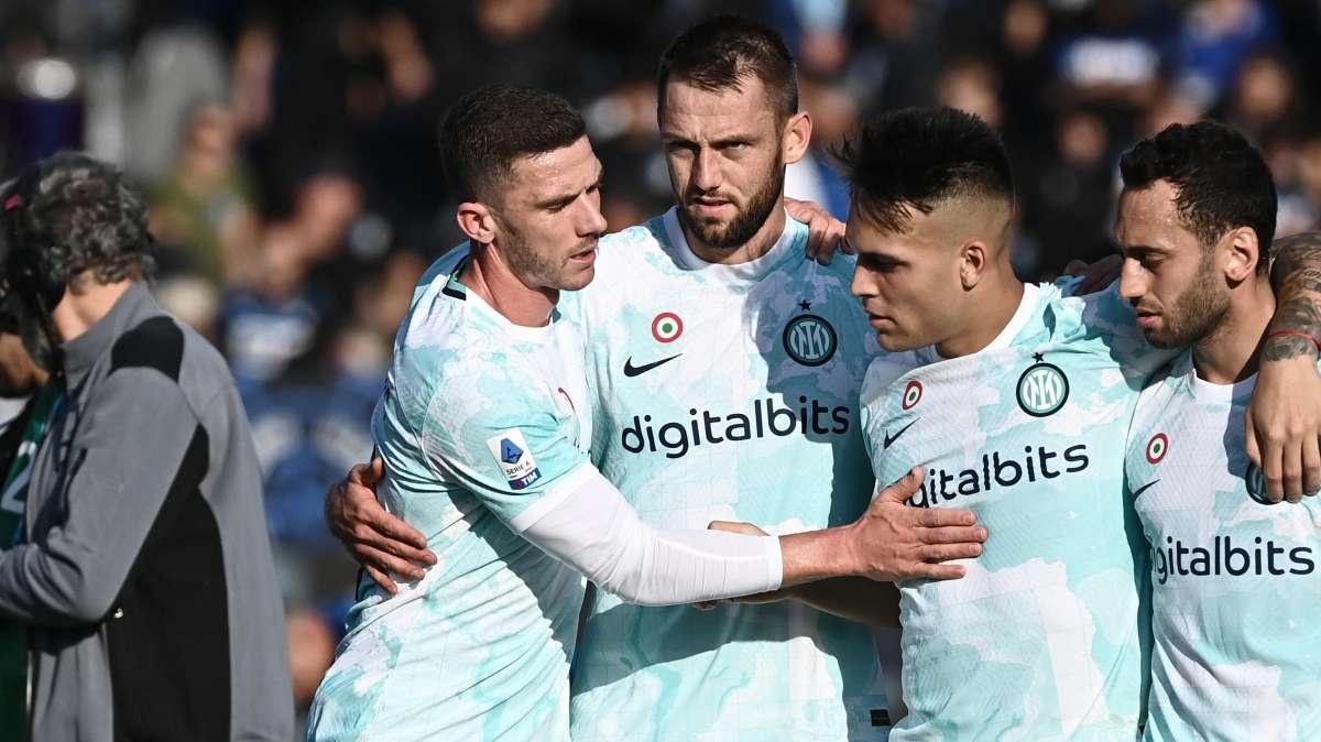 Robin Gosens mette da parte le voci di mercato e dà appuntamento all'Inter: "A presto"