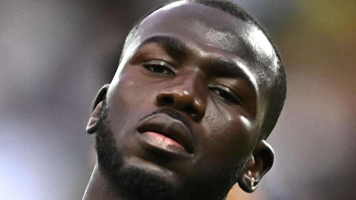 Koulibaly fa il tifo per il suo Napoli: "Felice per ciò che stanno facendo. Spero vinceranno lo scudetto"