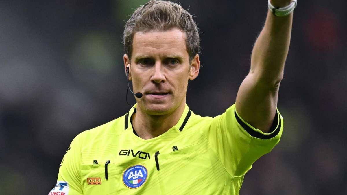 Inter-Udinese, la moviola - Fischi sbagliati e cartellini dimenticati: Chiffi perde il controllo della gara con tanti errori 