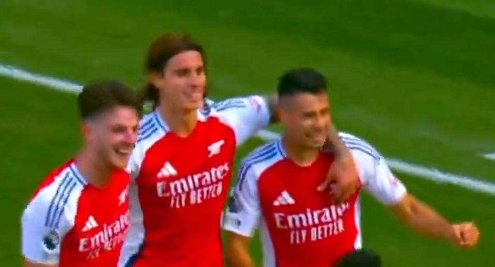 Serve il recupero all'Arsenal per avere ragione del Leicester: 4-2 e aggancio al Manchester City