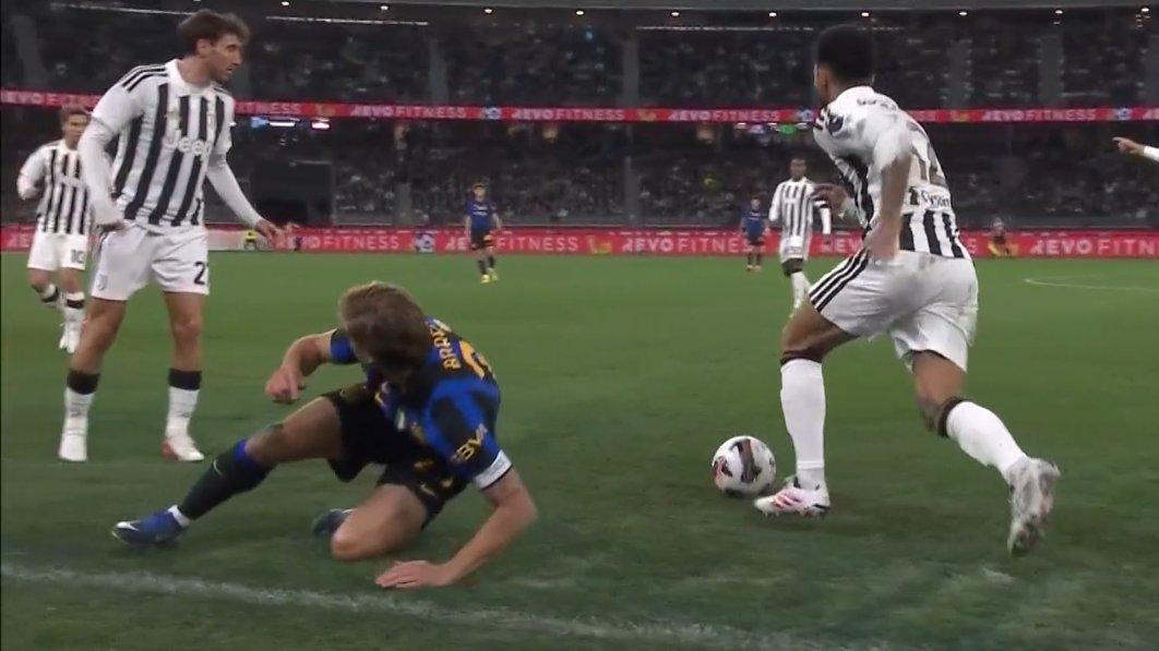 LIVE - Juventus-Inter 0-0 - 11', Barella cerca il jolly al volo: fuori