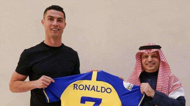 UFFICIALE - Cristiano Ronaldo ha firmato con l'Al-Nassr. Ingaggio monstre da 200 milioni 