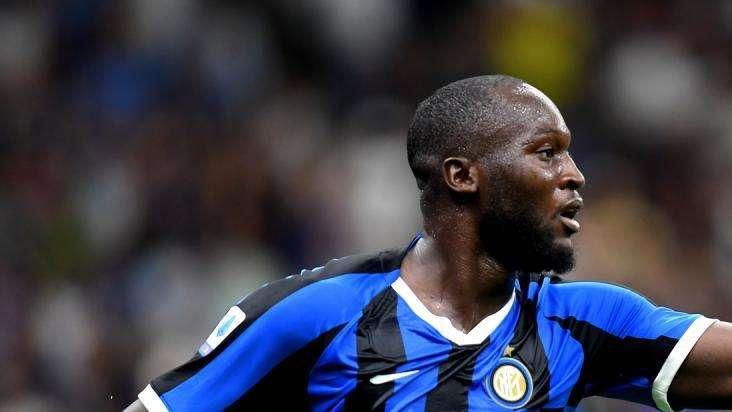 Junior Malanda oggi avrebbe compiuto 25 anni. Lukaku lo ricorda: "Sempre nei nostri cuori"