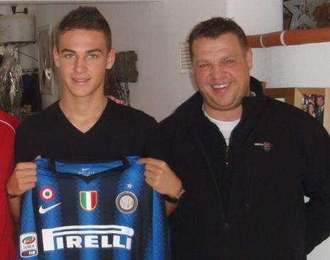 Spendlhofer insieme al padre, con la sua nuova maglia