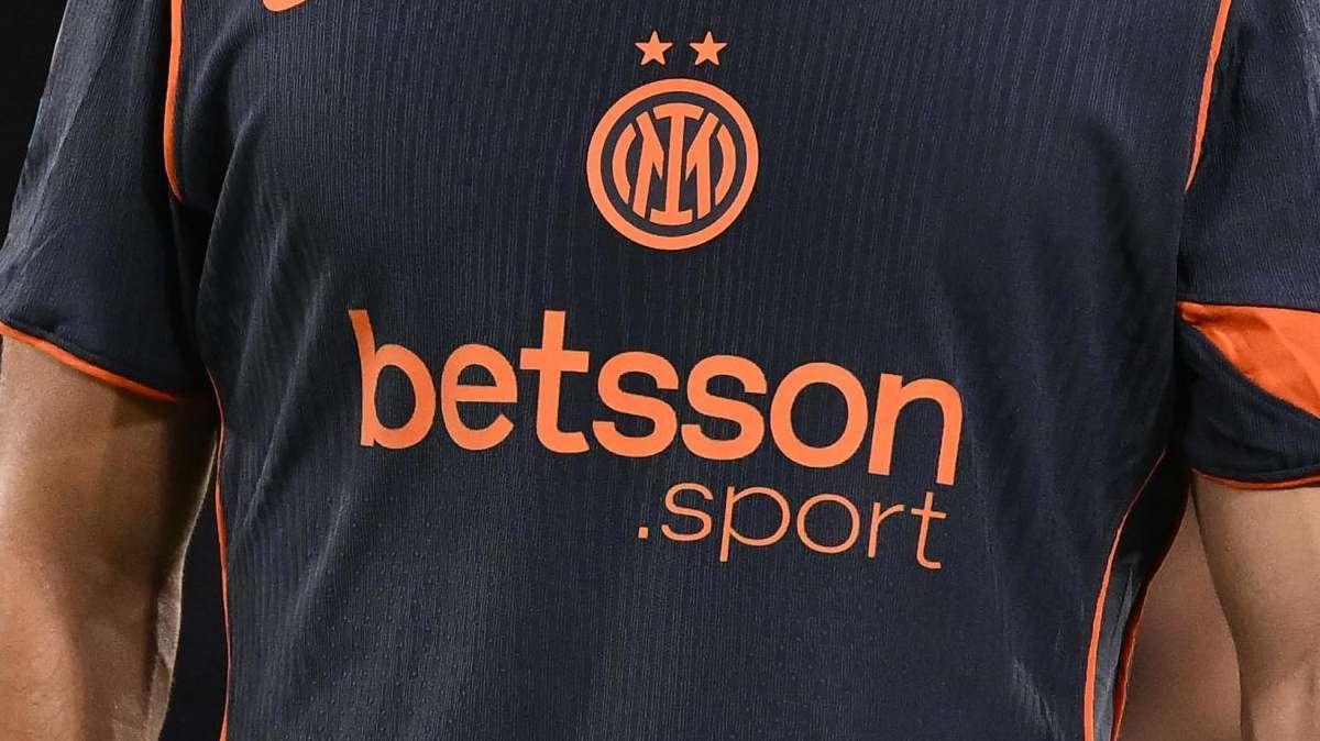 Luci, giochi, adrenalina e iniziative speciali per i tifosi: ecco lo spettacolo del derby firmato Betsson.Sport 