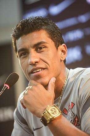 Paulinho gela l'Inter: "Rimango al Corinthians"