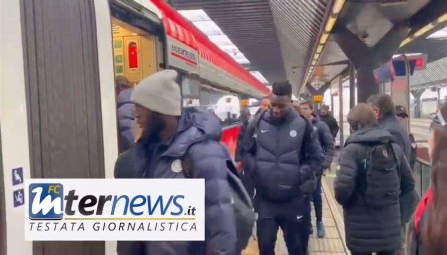 VIDEO - Sassuolo-Inter, partenza da Rho: selfie e autografi per i tifosi