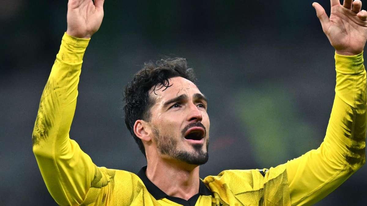 UFFICIALE - Roma, nuovo rinforzo difensivo per De Rossi: ecco l'esperienza di Hummels